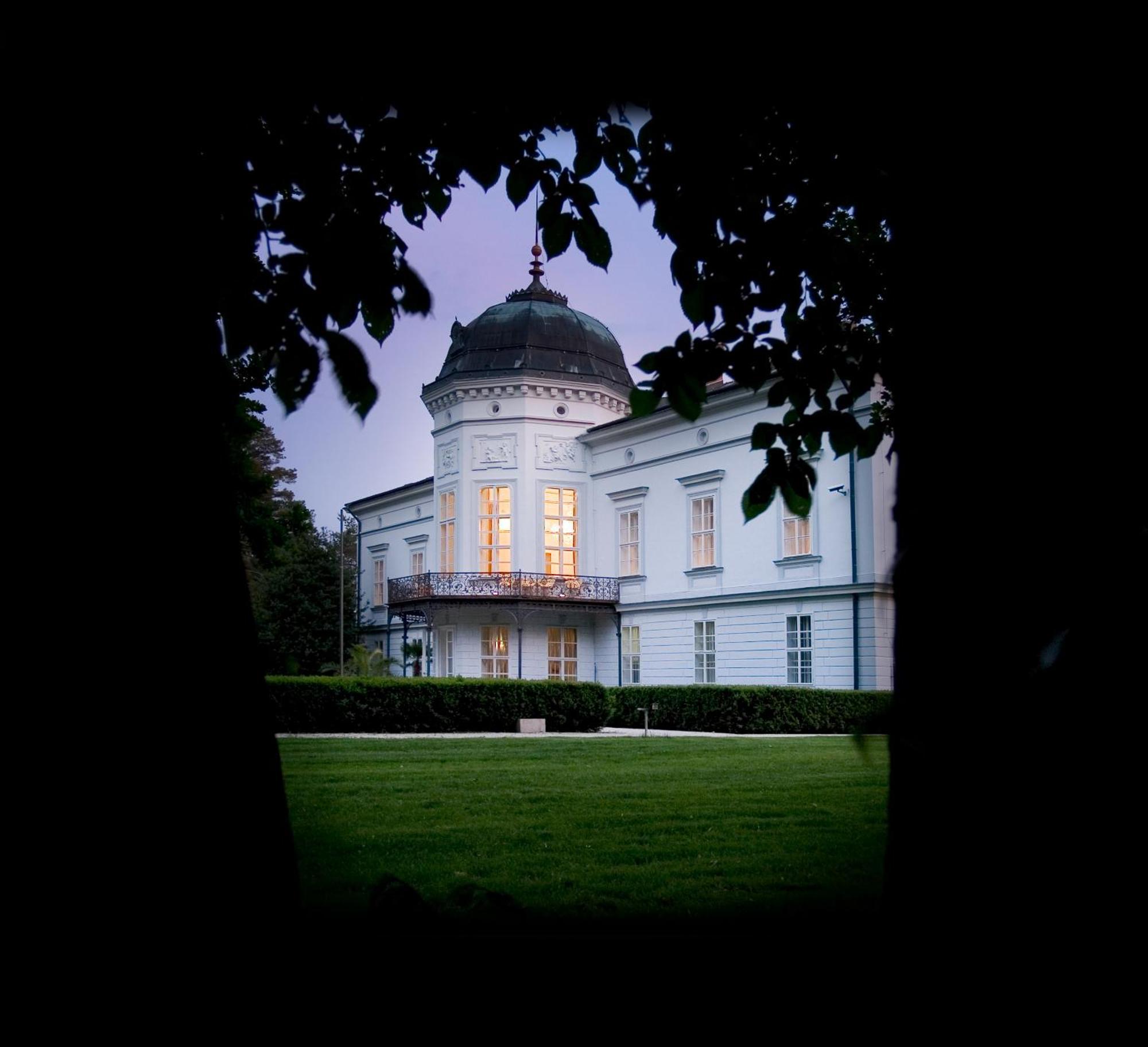 Park Hotel Tartuf Beladice Zewnętrze zdjęcie