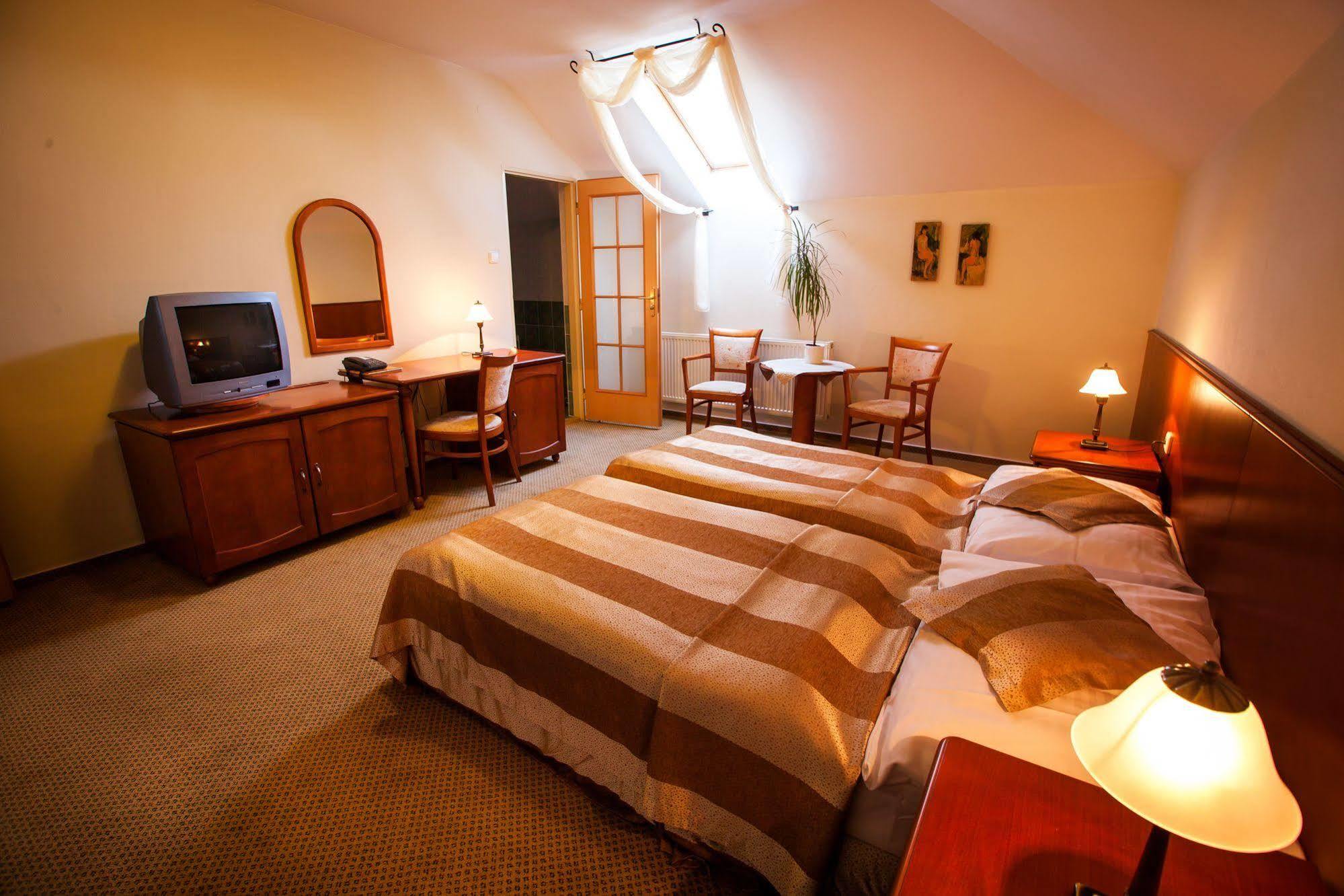 Park Hotel Tartuf Beladice Zewnętrze zdjęcie